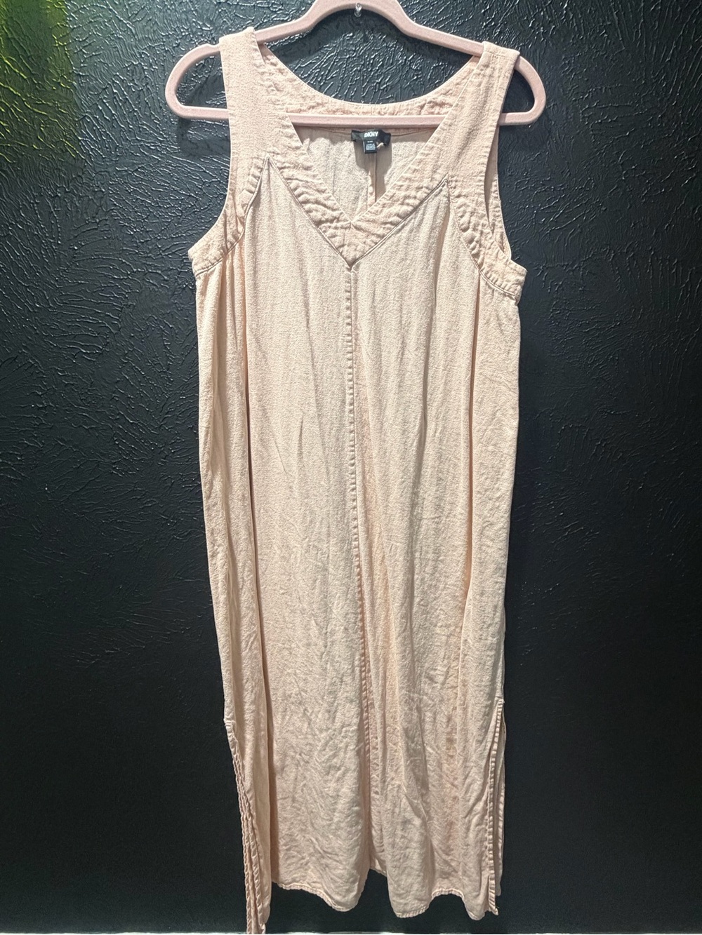 Light Blush Sleeveless V‑Neck Maxi Dress